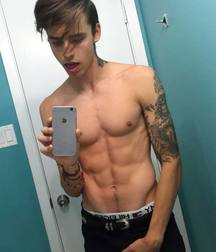 shirtless boys 5aaaab0e73707.jpg