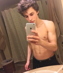 shirtless boys 5aaaabd227403.jpg
