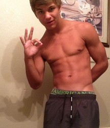 shirtless boys 5aaaace2e79a4.jpg