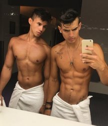 shirtless boys 5ab68a191e254.jpg