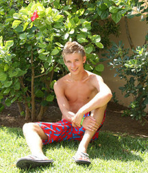 shirtless boys 5ab68ac2755c0.jpg
