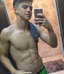 shirtless boys 5ab68acee65e0.jpg