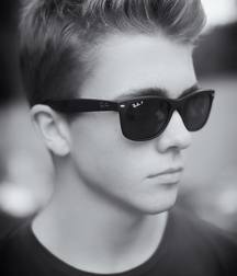 Boys 5ab7f3eca88c3.jpg