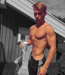 shirtless boys 5aba9d043a011.jpg