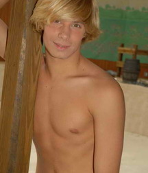 Mitch 5abd3399351cd.jpg