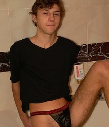 Boys 5abf8eb0e119d.jpg