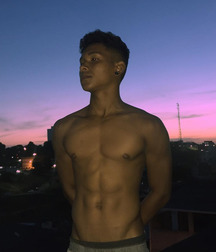 shirtless boys 5acd14529c783.jpg