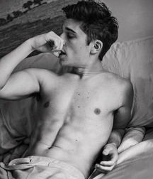 shirtless boys 5acd14d541779.jpg