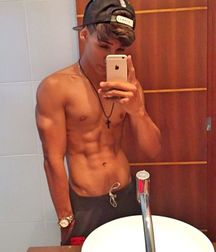 shirtless boys 5acd14f6c5e02.jpg
