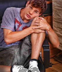 Boys 5ae768d4a6a9d.jpg