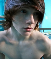 shirtless boys 5af0825343152.jpg