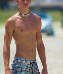 shirtless boys 5af083d91e4c9.jpg