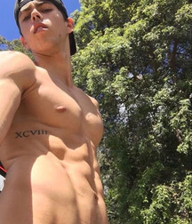 shirtless boys 5b083df2e2ea6.jpg