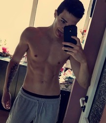 shirtless boys 5b083e2698a77.jpg