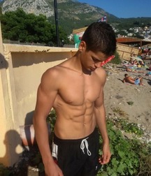 shirtless boys 5b083e713c2a4.jpg