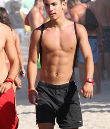 shirtless boys 5b083e8589de2.jpg