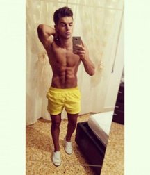 shirtless boys 5b083eb207fc8.jpg