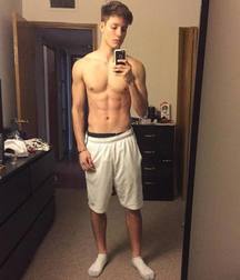 shirtless boys 5b083ee7062df.jpg