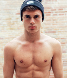 shirtless boys 5b083f072a16a.jpg