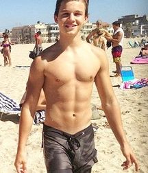 shirtless boys 5b0d92f9ec2fe.jpg