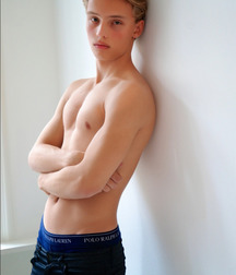 shirtless boys 5b0d94b93a681.jpg