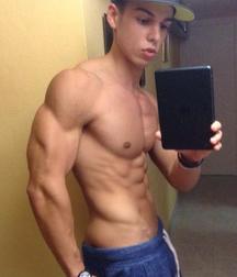 shirtless boys 5b12de173f9b2.jpg