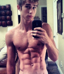 shirtless boys 5b12df0c07fe7.jpg
