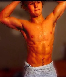 shirtless boys 5b1336b455bad.jpg