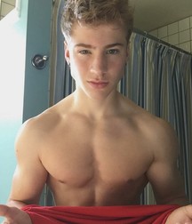 shirtless boys 5b1336c16948e.jpg