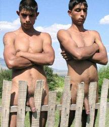 boys nude 5b6eaae8183de.jpg