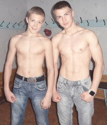 shirtless boys 5b6fe72d6e6cb.jpg