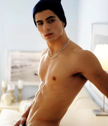 shirtless boys 5b71908ebb164.jpg