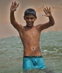 shirtless boys 5b71912729293.jpg