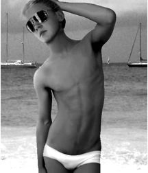 shirtless boys 5b7530fe58e80.jpg