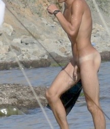 boys nude 5b7adb60c5e0c.jpg