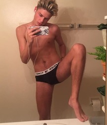 shirtless boys 5b7c4f3096ae4.jpg
