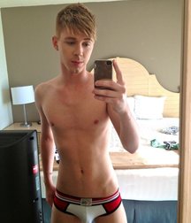 shirtless boys 5b7c4f3c6c96b.jpg