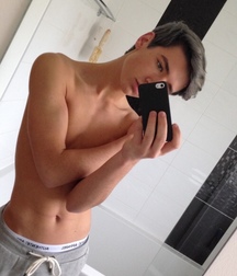 shirtless boys 5b7c5323a84fa.jpg