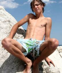shirtless boys 5b8c573a6c429.jpg
