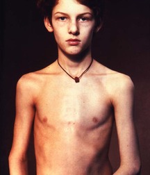 shirtless boys 5b8c574724584.jpg