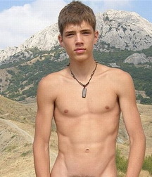 shirtless boys 5b8c57b822c82.jpg