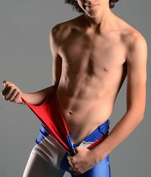 shirtless boys 5b8c57fc59f17.jpg