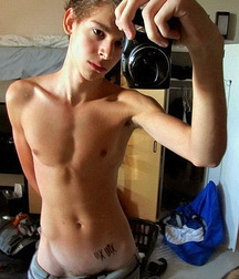 shirtless boys 5b8c581777477.jpg