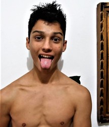shirtless boys 5b8c592e7dd35.jpg