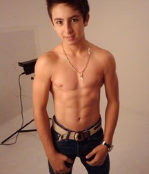 shirtless boys 5b917ef5e65a3.jpg