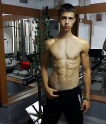 shirtless boys 5b91809aa6ec2.jpg