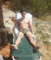 shirtless boys 5b9180b3f1bac.jpg