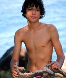 shirtless boys 5b980acf300fe.jpg