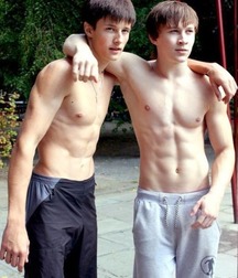shirtless boys 5b980c7bd9e58.jpg
