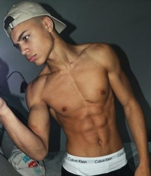 shirtless boys 5b9e3ff80d189.jpg